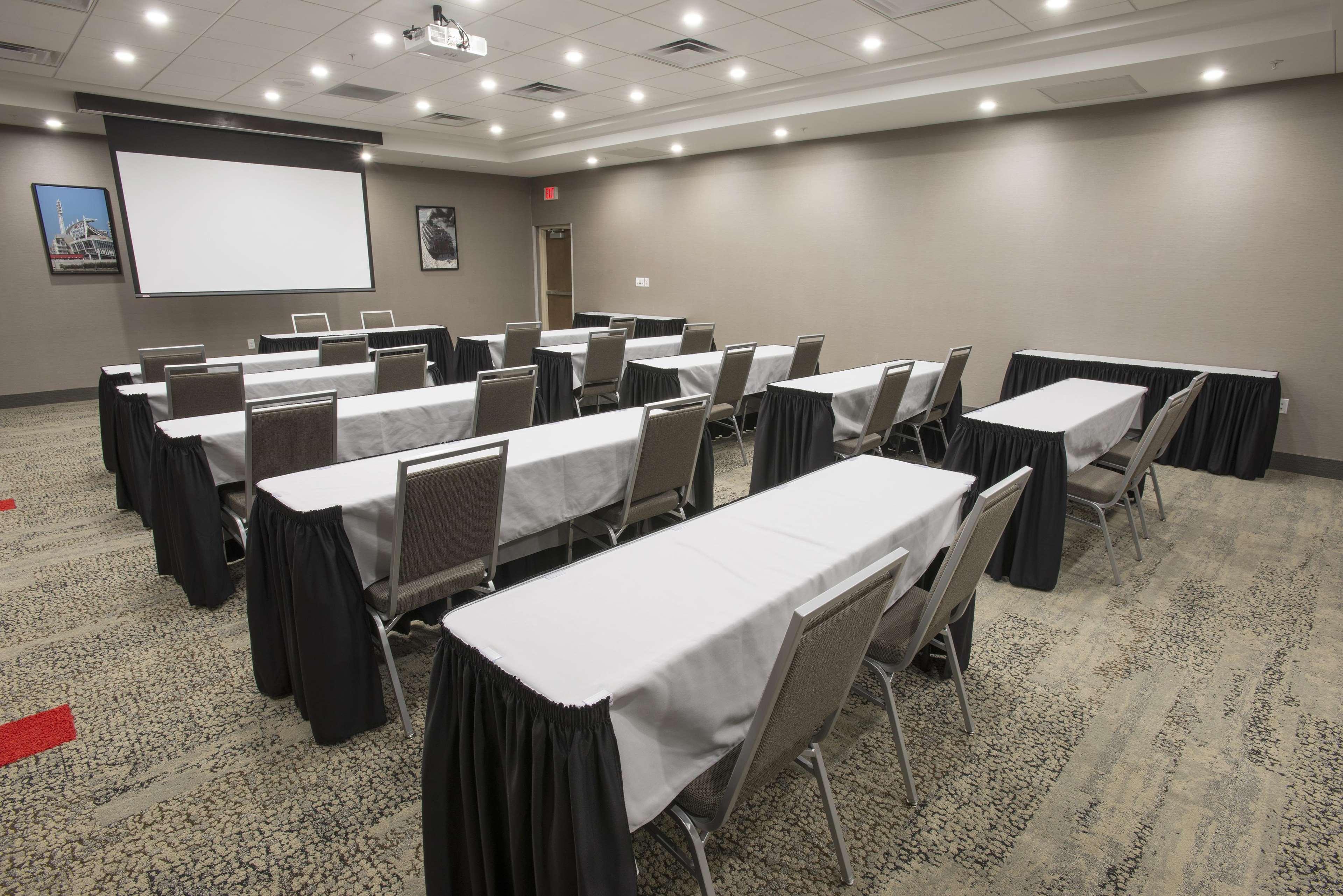 Hampton Inn & Suites - Cincinnati/Kenwood, Oh Silverton Экстерьер фото