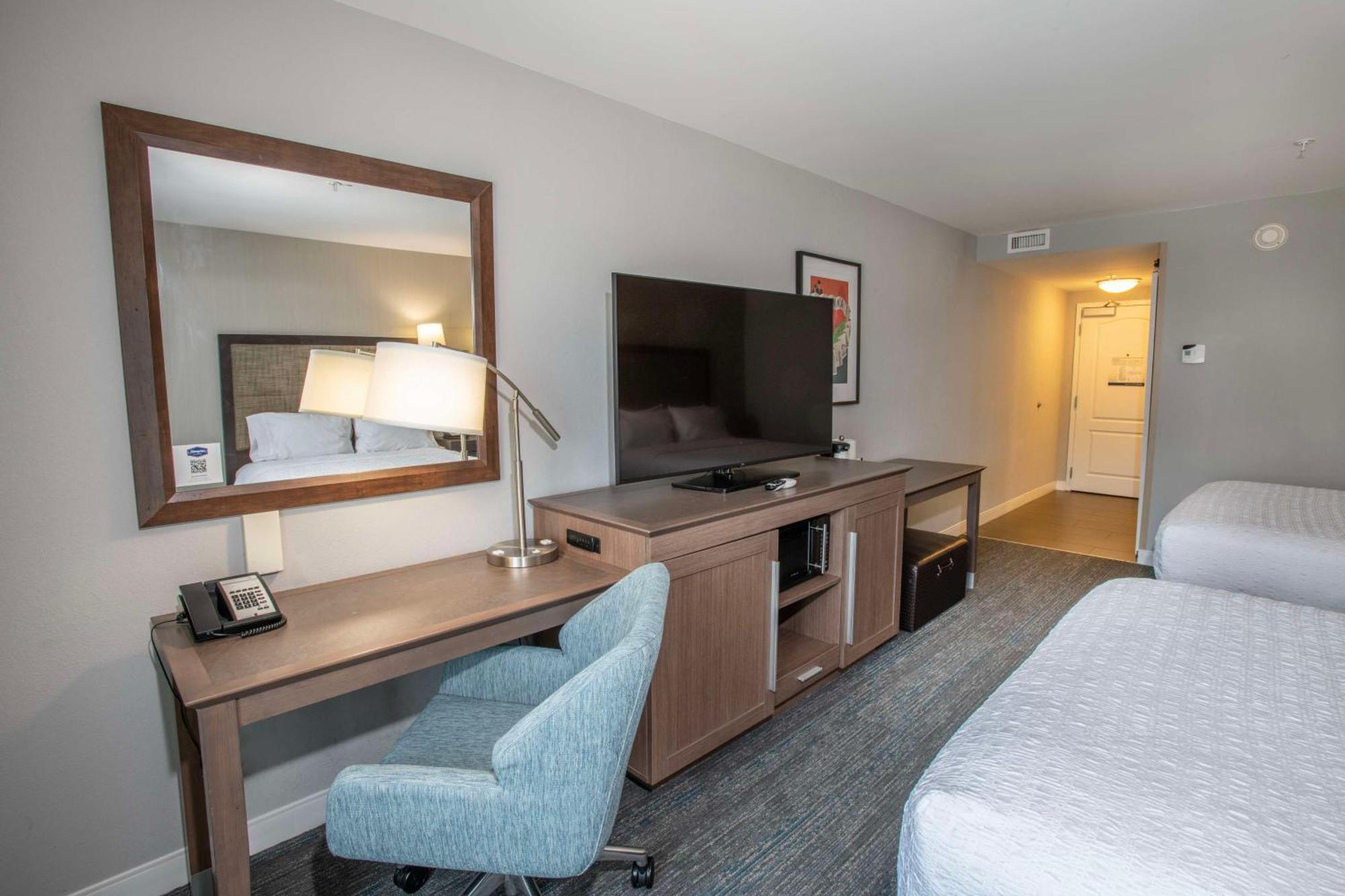 Hampton Inn & Suites - Cincinnati/Kenwood, Oh Silverton Экстерьер фото