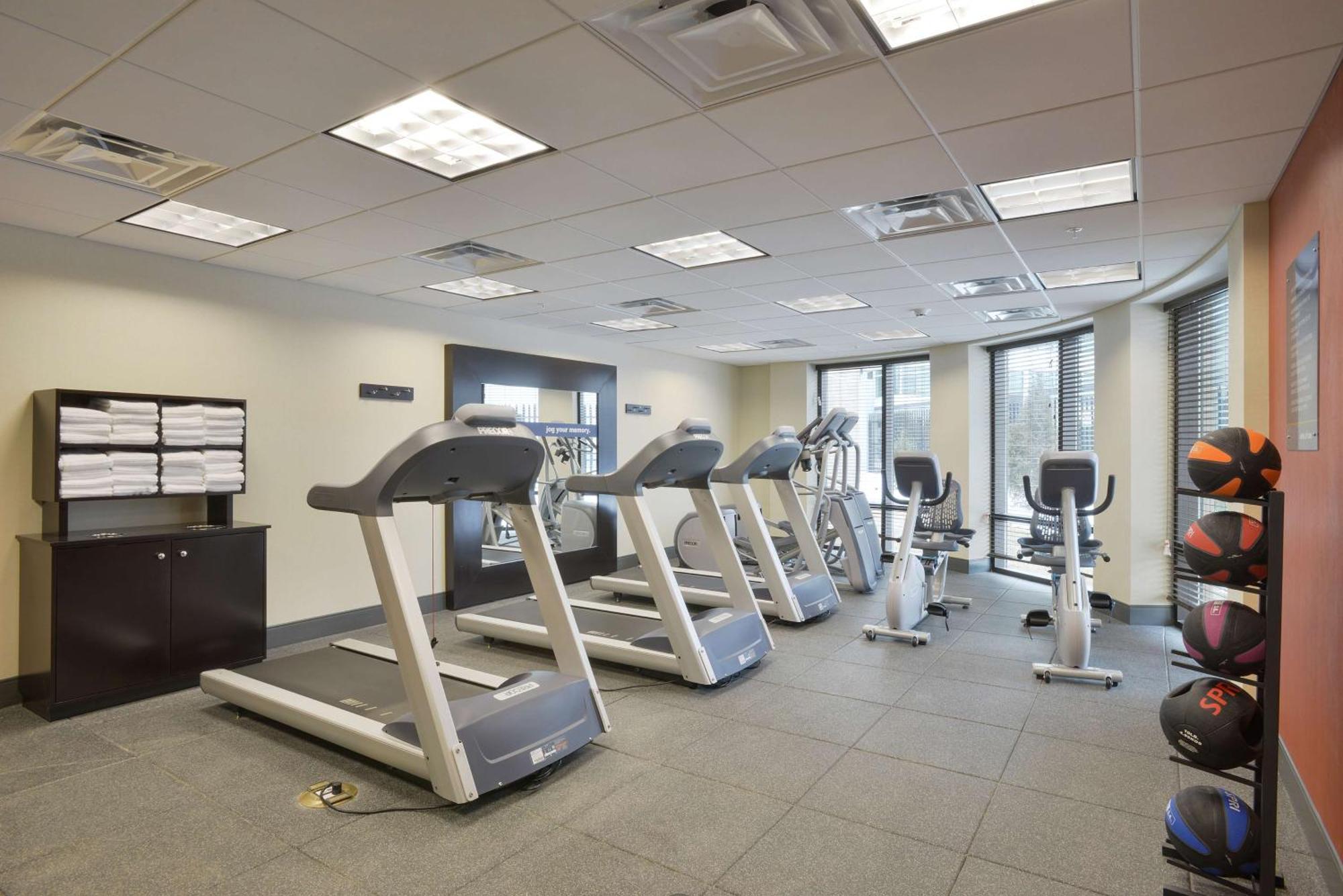 Hampton Inn & Suites - Cincinnati/Kenwood, Oh Silverton Экстерьер фото